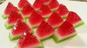 طرز تهیه ژله هندوانه خوش طعم و زیبا مخصوص شب یلدا