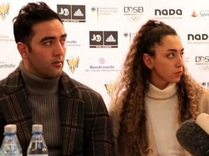 توهین همسر کیمیا علیزاده وسط کنفرانس + فیلم و واکنش ها