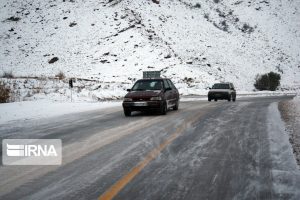 بارش برف و لغزندگی جاده کرج – چالوس