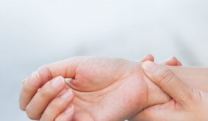 علت درد دست از آرنج به پایین و راه های درمان آن