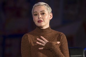 عذرخواهی بازیگر هالیوودی از مردم ایران/ گروگان گرفته شده ایم!