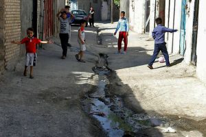 کلانشهری که هنوز در خیابان هایش فاضلاب روان است
