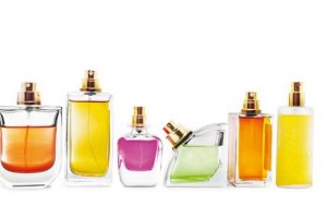 عطر اصل را با این روش ها از تقلبی تشخیص دهید