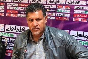 انتقاد علی دایی از وزارت ورزش