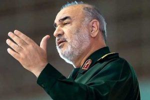 دست از پا خطا کنید هر دوی شما را می‌زنیم