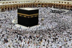 عربستان حج عمره را به خاطر کرونا تعلیق کرد