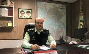 سارق نقابدار فامیل از آب درآمد