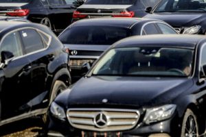 واردات خودروهای سبک و سنگین آزاد شد واردات خودروهای سبک و سنگین آزاد شد