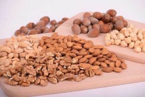 بیش از اندازه آجیل و دانه های طبیعی می‌خورید؟