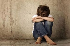 کودکان مضطرب را تنها نگذارید/ توصیه های روانپزشکی به والدین