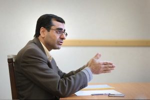ممکن است تا پایان سال درگیر کرونا باشیم