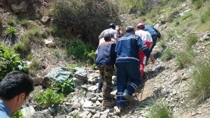 سقوط یک زن از ارتفاعات آبشار مورود در جاده چالوس + عکس