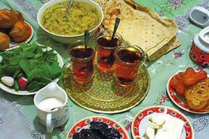 روزه داران، یک سوم کمتر از همیشه غذا بخورند