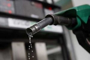 سهمیه سوخت چه خودروهایی به کارت بانکی واریز می‌شود؟