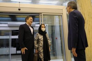 پزشک ایرانی زندانی در آمریکا، به کشور بازگشت + عکس