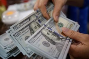دستگیری ۱۱ دلال ارزی در کرج