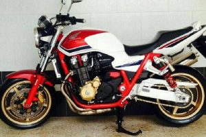 توقیف موتورسیکلت ۱۰۰۰ سی سی قاچاق در نظرآباد