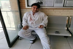 ضرب و شتم یک پزشک متخصص چشم توسط همراهان بیمار + عکس