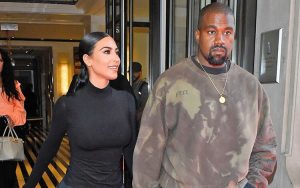 توهین خواننده آمریکایی به مسلمانان با تبلیغ دو کفش ورزشی + تصاویر