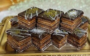 معدوم سازی ۵۰۰ کیلوگرم شیرینی تاریخ مصرف گذشته در ساوجبلاغ