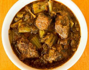 طرز تهیه خورش کرفس | با این دستور پخت طرفدار این غذا می‌شوید