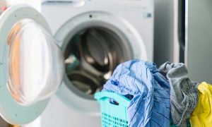 آیا شستن لباس ها در ماشین لباسشویی ویروس کرونا را می‌کشد؟