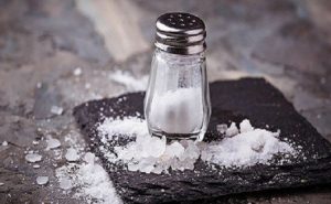 چند ترفند ساده با نمک