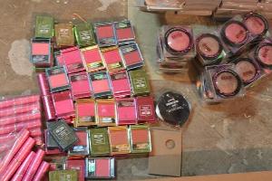 کشف بیش از ۵ هزار عدد لوازم آرایشی قاچاق در اشتهارد