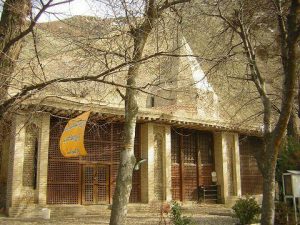 آغاز مرمت گنبد بنای ثبتی امامزاده عبدالقهار روستای ورده