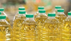 کشف روغن خوراکی قاچاق از یک انبار در ماهدشت