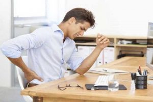 رفتار اشتباهی که به ستون فقرات آسیب می‌رساند