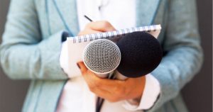 خبرنگاری؛ راه رفتن بر لبه تیغ