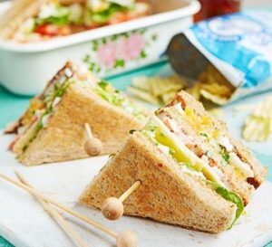 طرز تهیه کاناپ تن ماهی؛ فینگر فودی جذاب و خوشمزه