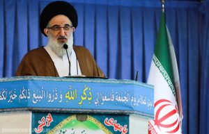 نیروی های انقلابی در تببین شخصیت امام خمینی (ره) بیشتر سخن بگویند