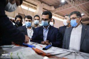 بازدید وزیر ارتباطات از غرفه منطقه ویژه اقتصادی پیام در نمایشگاه تلکام