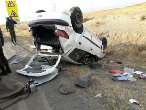 واژگونی پژو ۲۰۶ در هشتگرد یک کشته و یک مصدوم برجای گذاشت