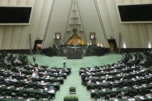 حداقل حقوق کارمندان سه و نیم میلیون تومان تعیین شد