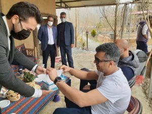 توزیع رایگان اقلام بهداشتی در میان گردشگر‌ان نو‌روز‌ی