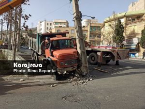 برخورد کامیون با تیر برق در کرج