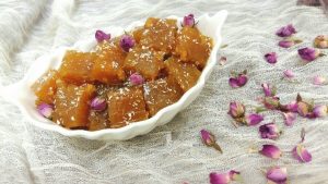 طرز تهیه مسقطی کارامل | به ۲ روش ساده برای افطار حلوا بحرینی درست کنید