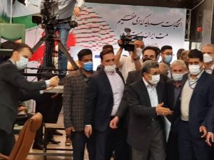 احمدی نژاد برای انتخابات ثبت نام کرد