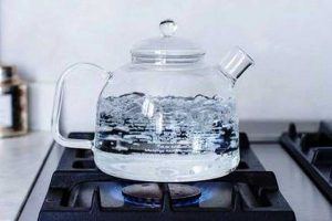 ۲ بار جوشاندن آب برای درست کردن چای خطرناک است