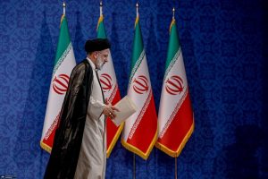 ایدکوپرس سایپا تندیس ۵ شرکت برتر ایران را از رییس جمهور دریافت کرد