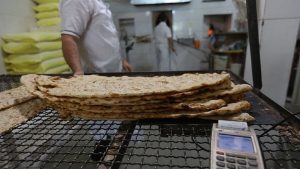 سهمیه آرد نانوایان متخلف در البرز کاهش می یابد