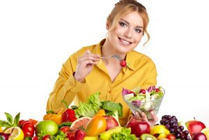 اگر تنها یک وعده غذا در روز بخورید، چه اتفاقی در بدن شما می‌افتد؟