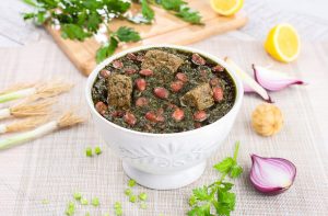 ترفندهایی برای روغن انداختن خورش قورمه سبزی ترفندهایی برای روغن انداختن خورش قورمه سبزی