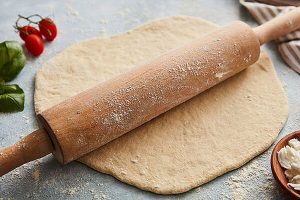طرز تهیه خمیر جادویی؛ مناسب برای پخت انواع پیراشکی و پیتزا