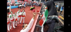 عکس | تقدیر تیم ملی والیبال نشسته از مادر ژاپنی شهید بابایی