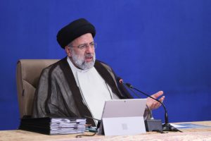 رئیسی: به حقوق نجومی باید خاتمه داده شود