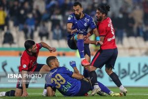 بازگشت تماشاگران برای استقلال آمد نداشت/ صدر جدول از دست رفت